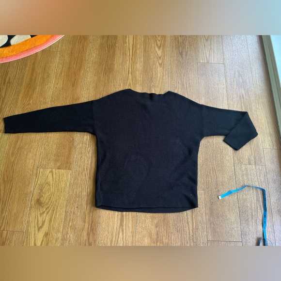 Reitmans oval neck sweater- size XS - Picture 6 of 8